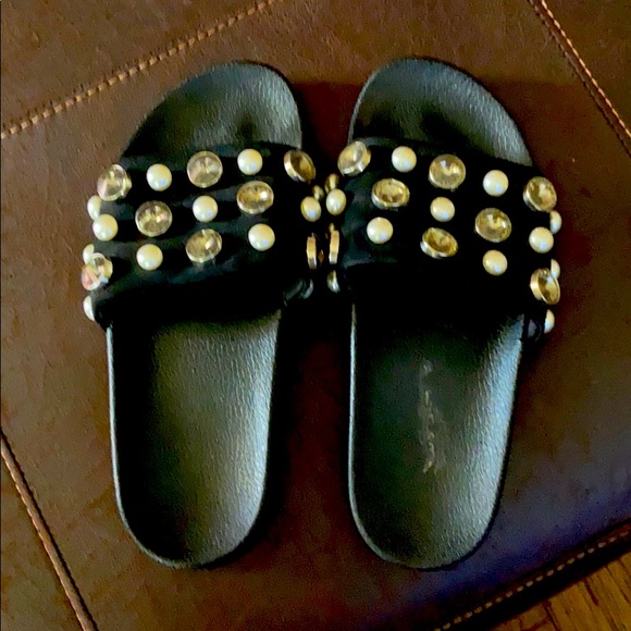 🖤Sandals 🖤 - Picture 1 of 4